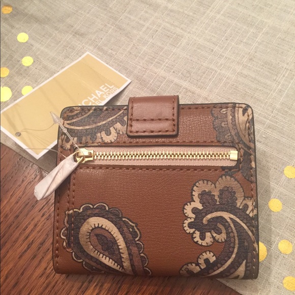 Michael Kors  coin purse w/ compartments - Picture 2 of 4